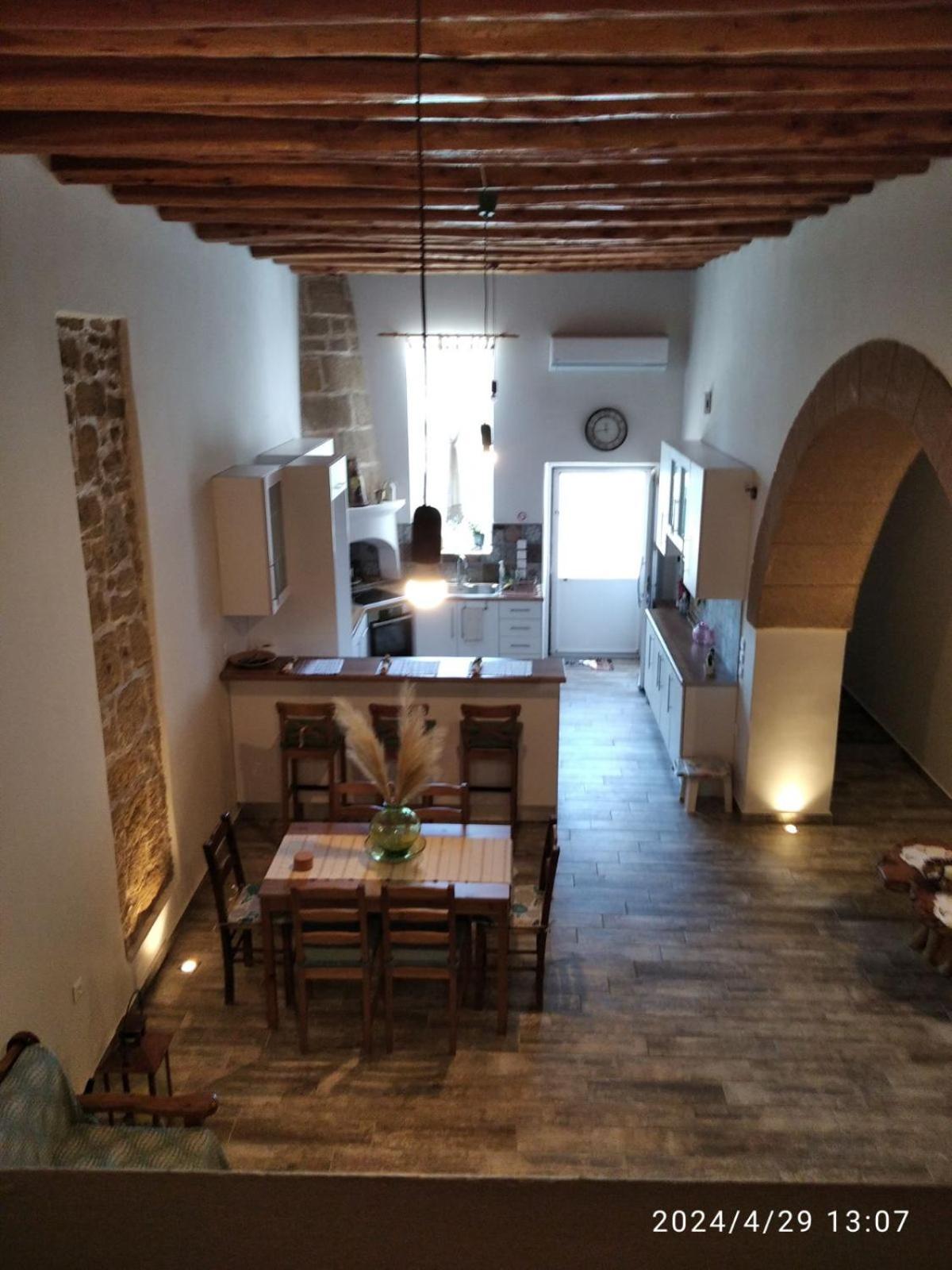 Flora's Traditional House Holiday home *